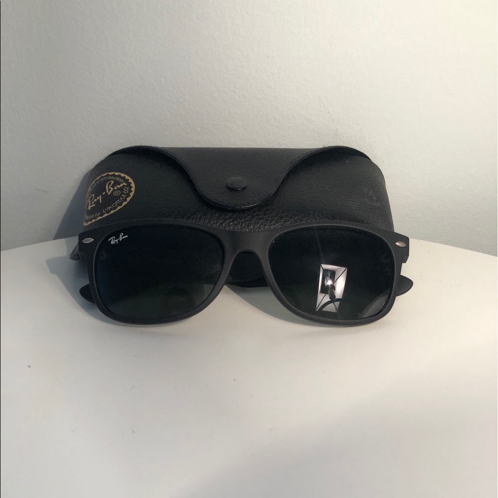 Ray-Ban New Wayfarer Black Classic Sunglasses